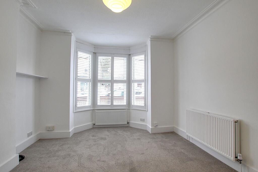 Apartment in Twickenham - View 4