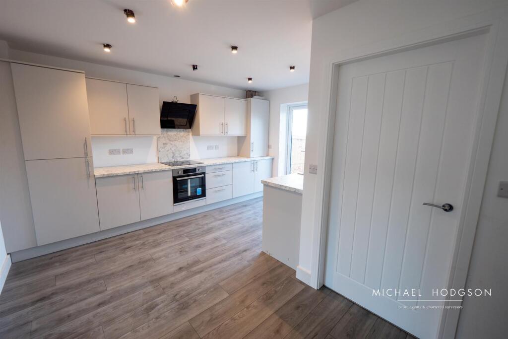 Rotherfield Square, Redhouse, Sunderland photo 3