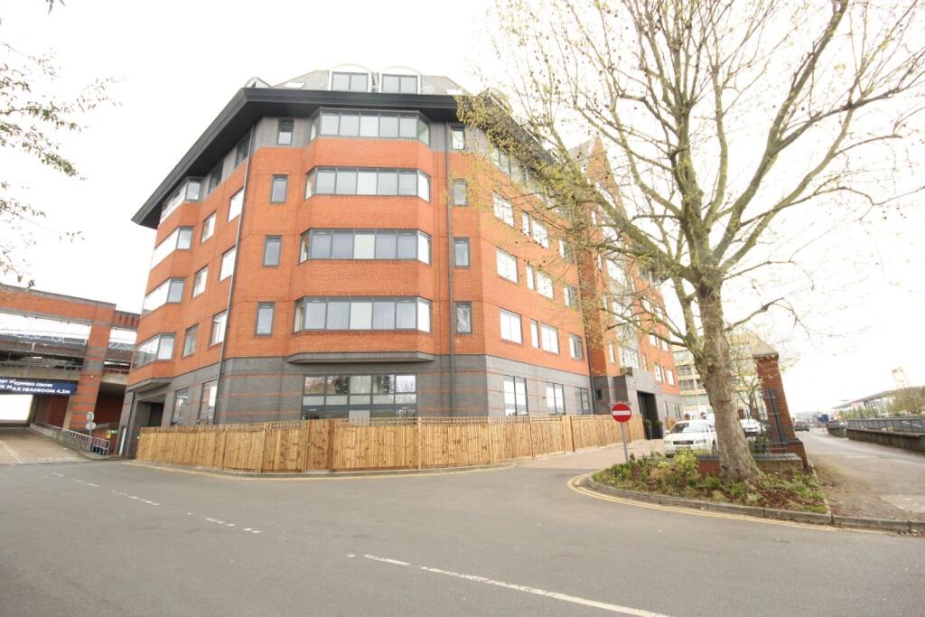 Apartment in Slough - View 2