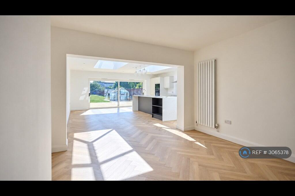 House in Dartford - View 5