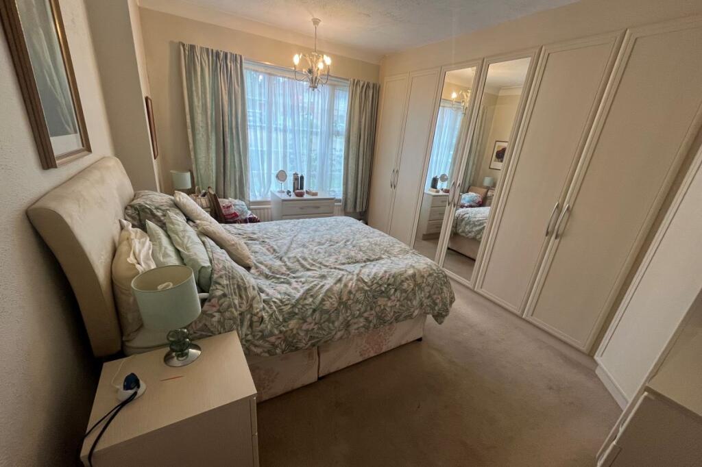 Apartment in London, Oakwood, Southgate - View 4