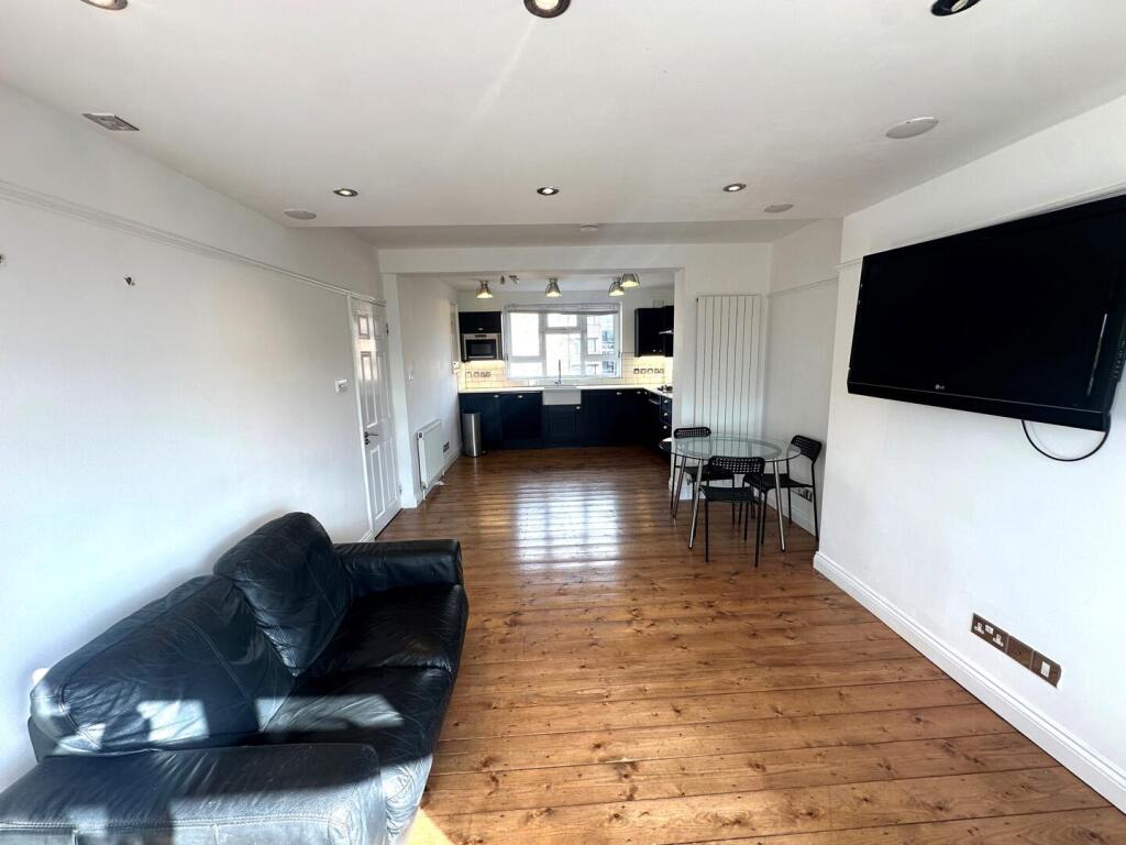 Apartment in London - View 3