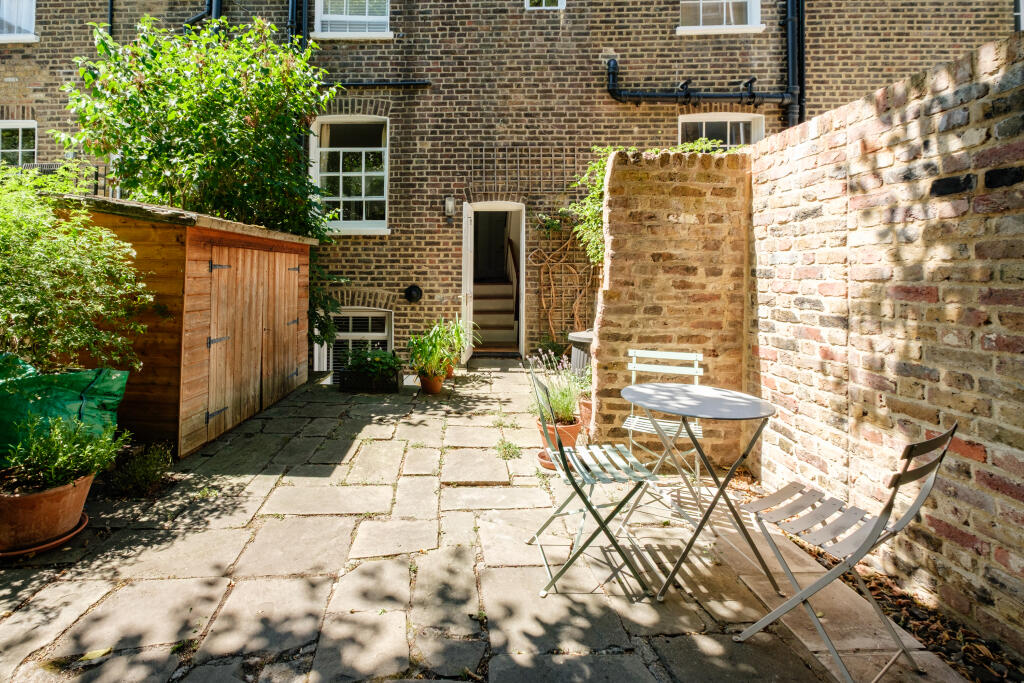 House in London, Angel, Islington - More