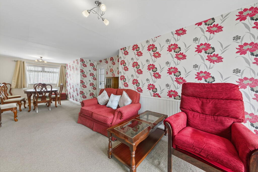 Northleigh Grove, Market Harborough, LE16 9QX photo 3