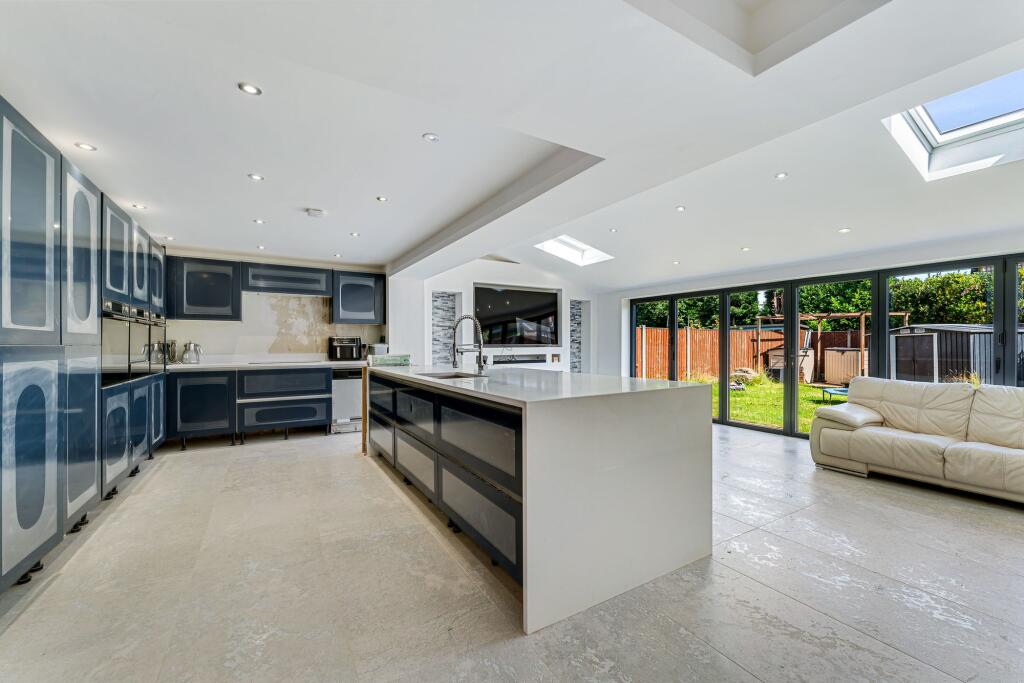 Lane Head Avenue, Lowton, WA3 photo 2