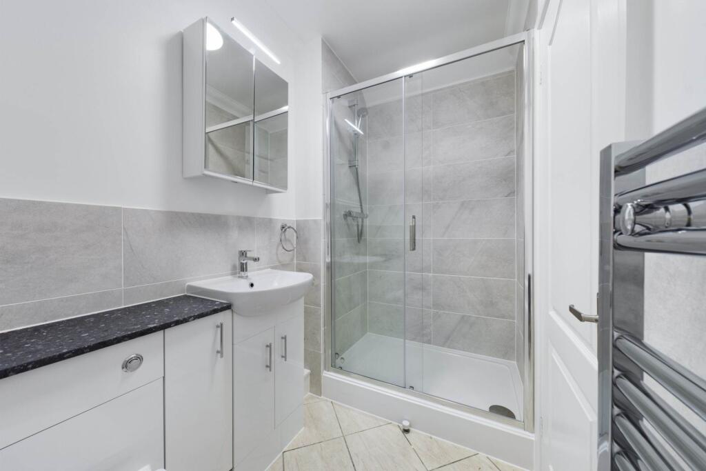 Apartment in London, Morden - View 5