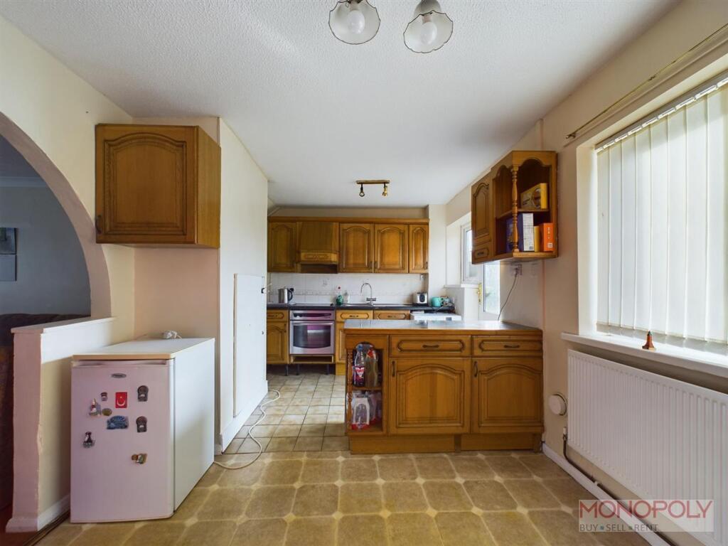 Ffordd Mon, Wrexham, LL11 photo 4