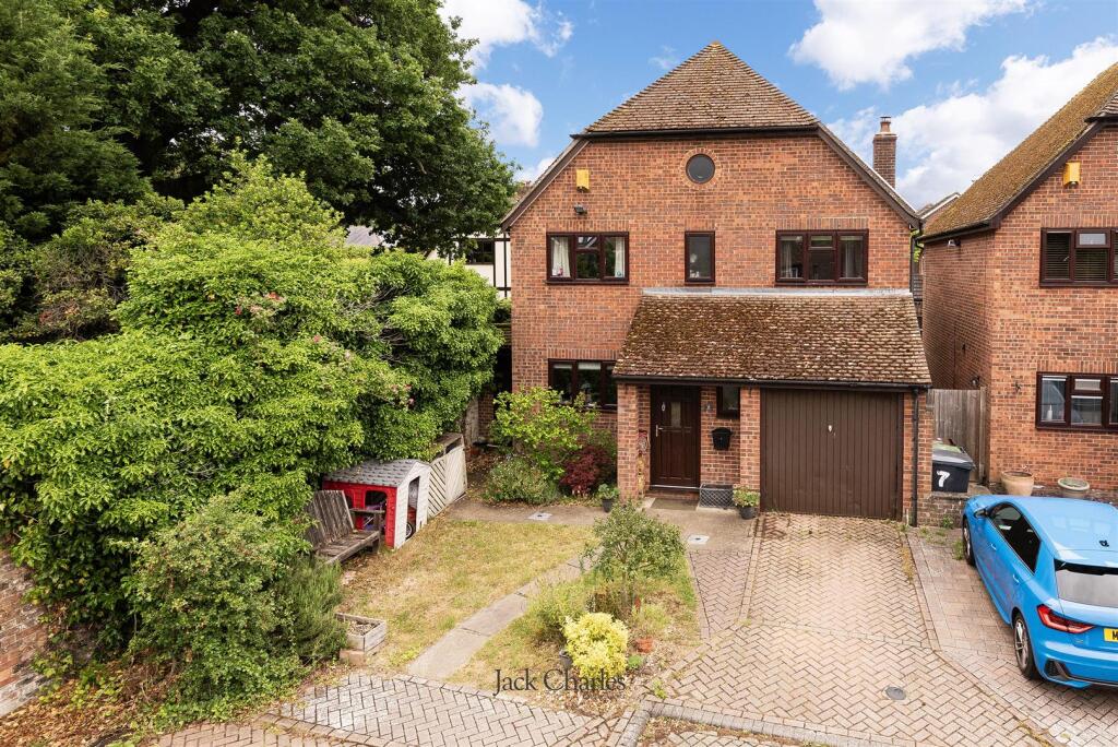 Main image of property: Hale Court, East Peckham, Tonbridge