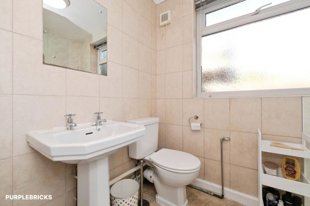 House in Nottingham - View 4