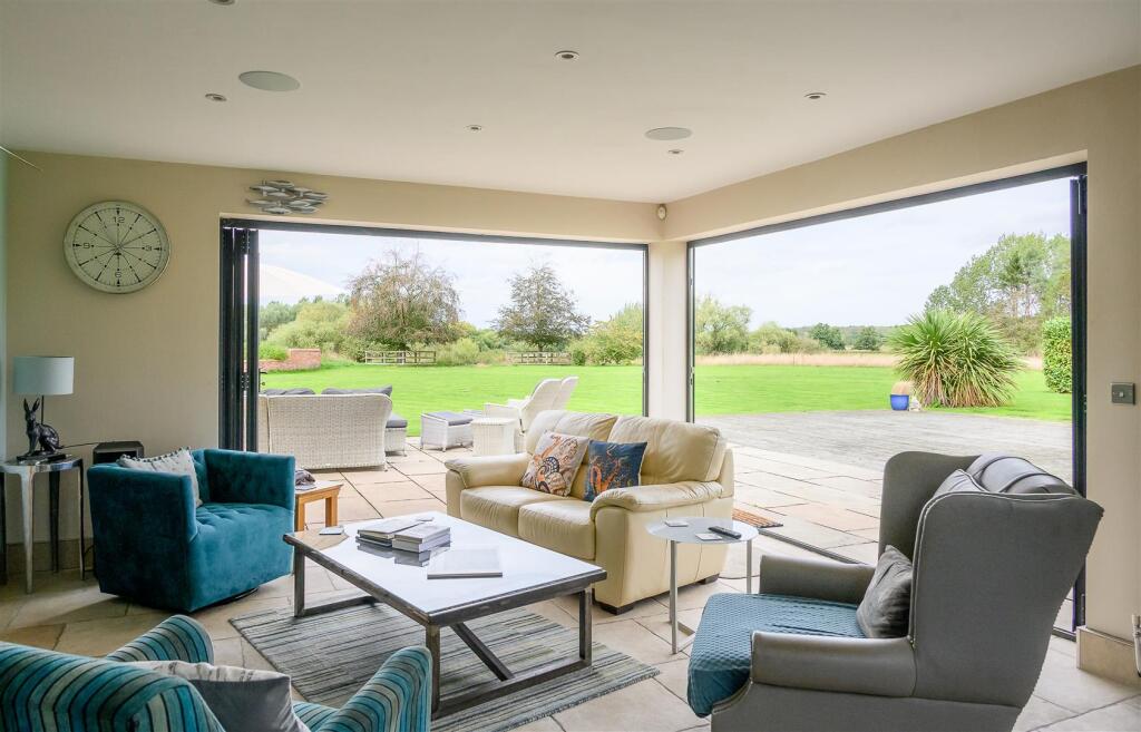 House in York, Sutton upon Derwent - View 2