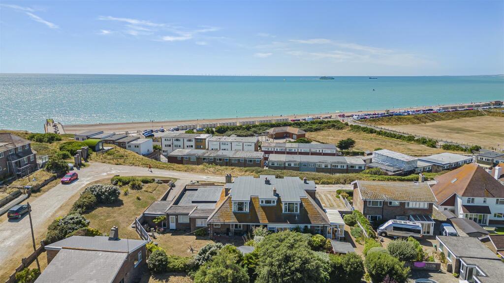Apartment in Lewes, Seaford - View 2