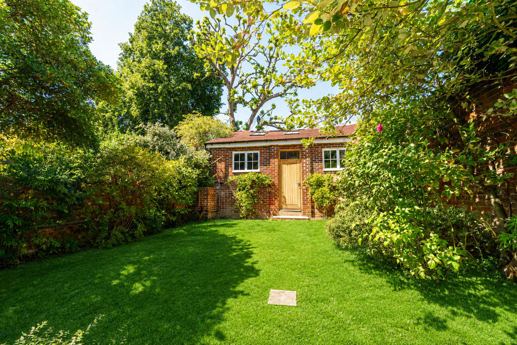 House in London - View 3