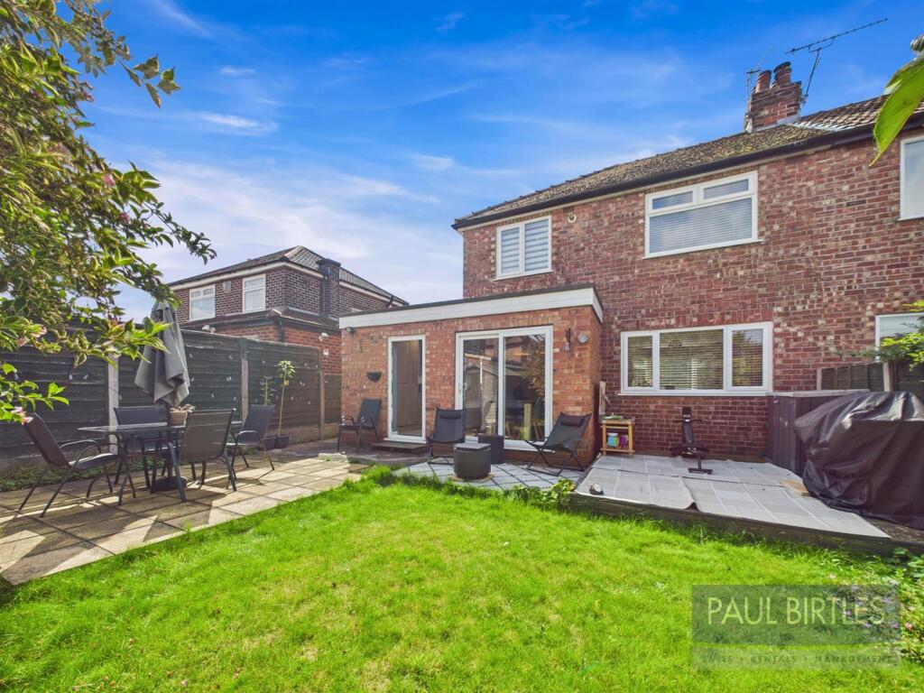 Bishop Road, Flixton, Trafford, M41 8GU photo 2