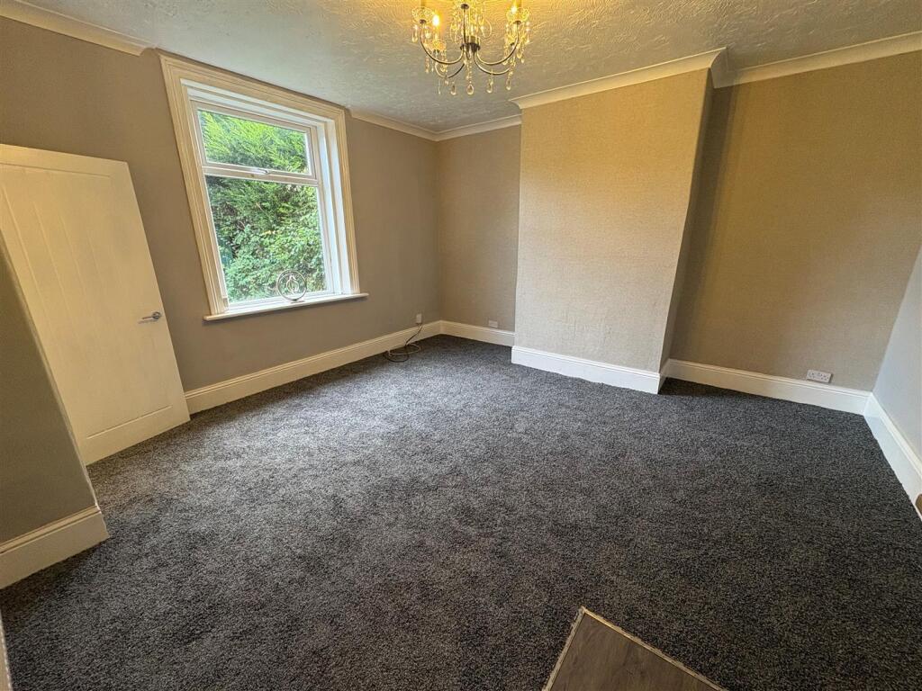 South Parade, Cleckheaton photo 4
