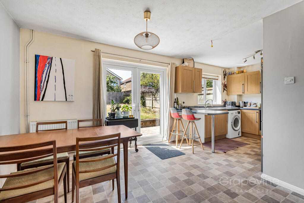Enstone Road, Woodley, RG5 - More