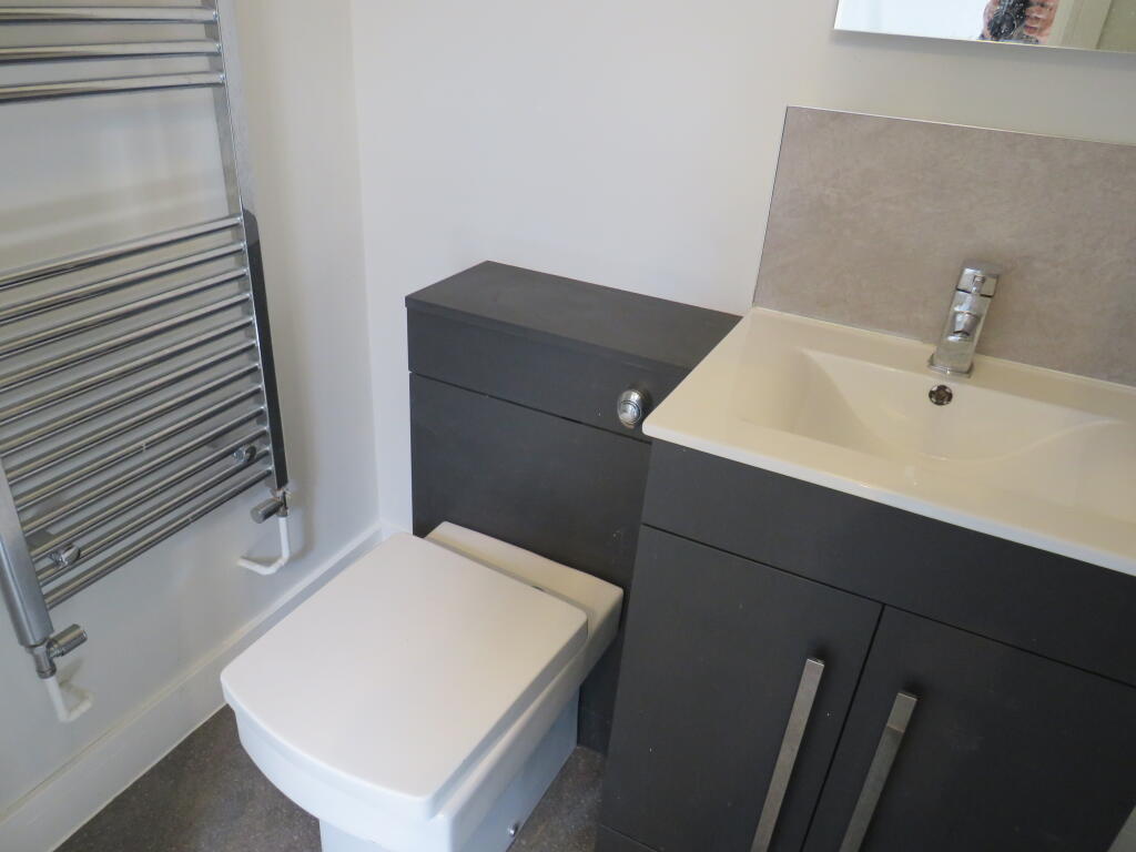 Apartment in West Suffolk, Newmarket - View 3