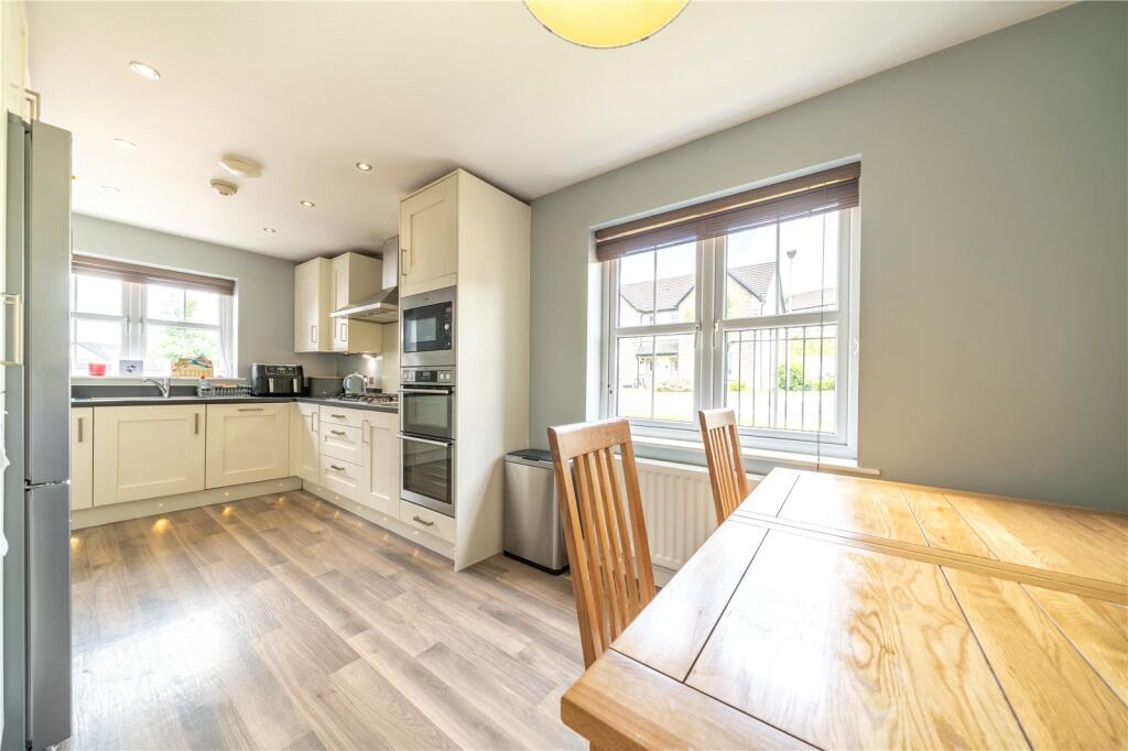 Hawthorn Way, Kendal, Cumbria, LA9 photo 4