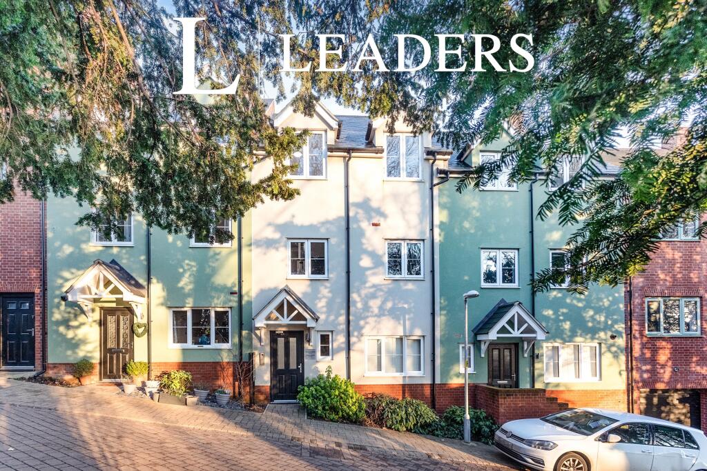 Main image of property: Summerhouse Hill, Buckingham, Buckinghamshire, MK18