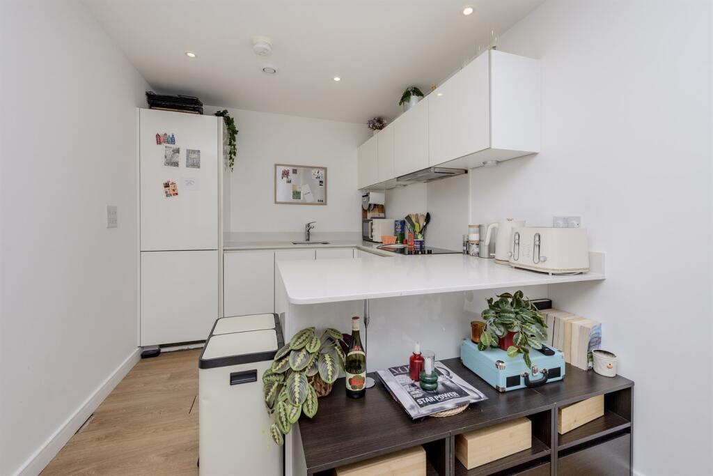 Kara Court, Bromley-By-Bow, E3 photo 3