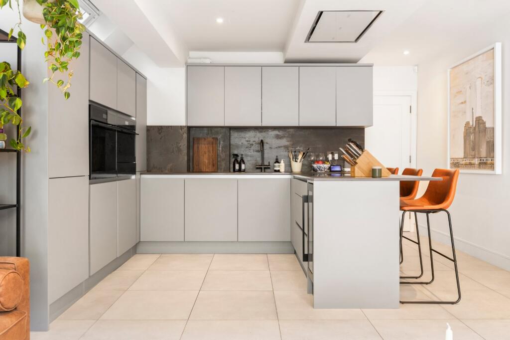 Stephendale Road, Sands End, SW6 - View 6