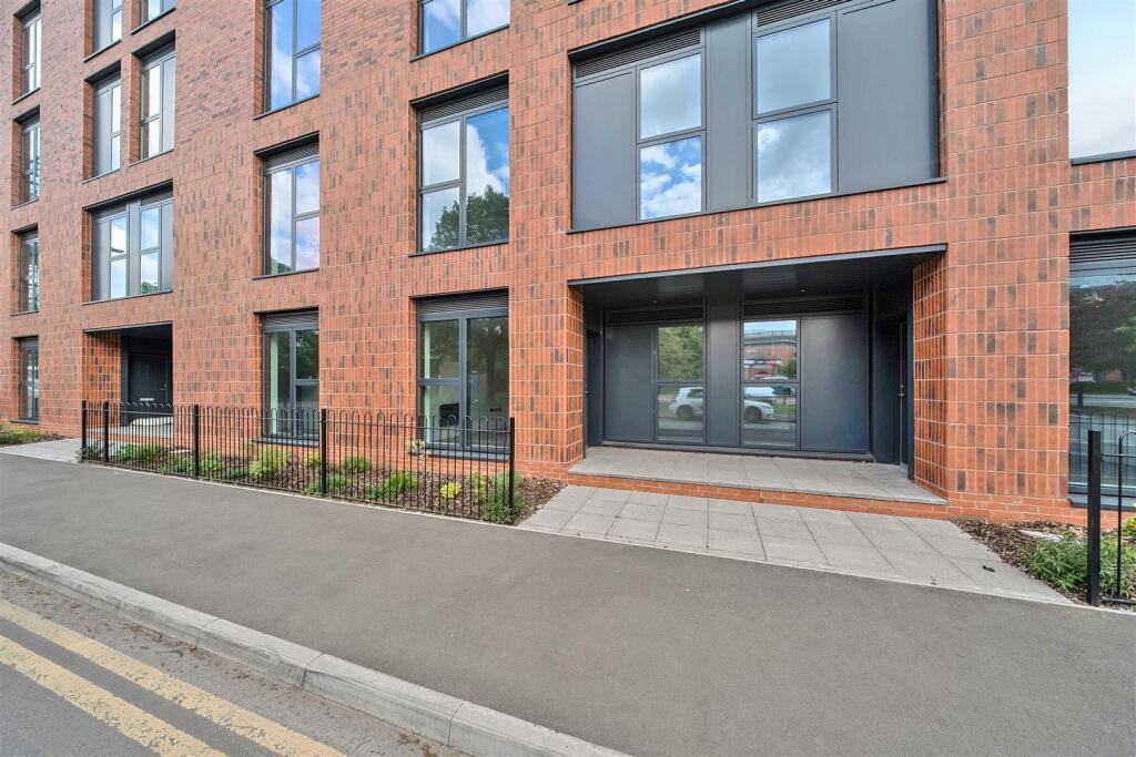Main image of property: Studio apartment Lombe House, Liversage street, Derby
