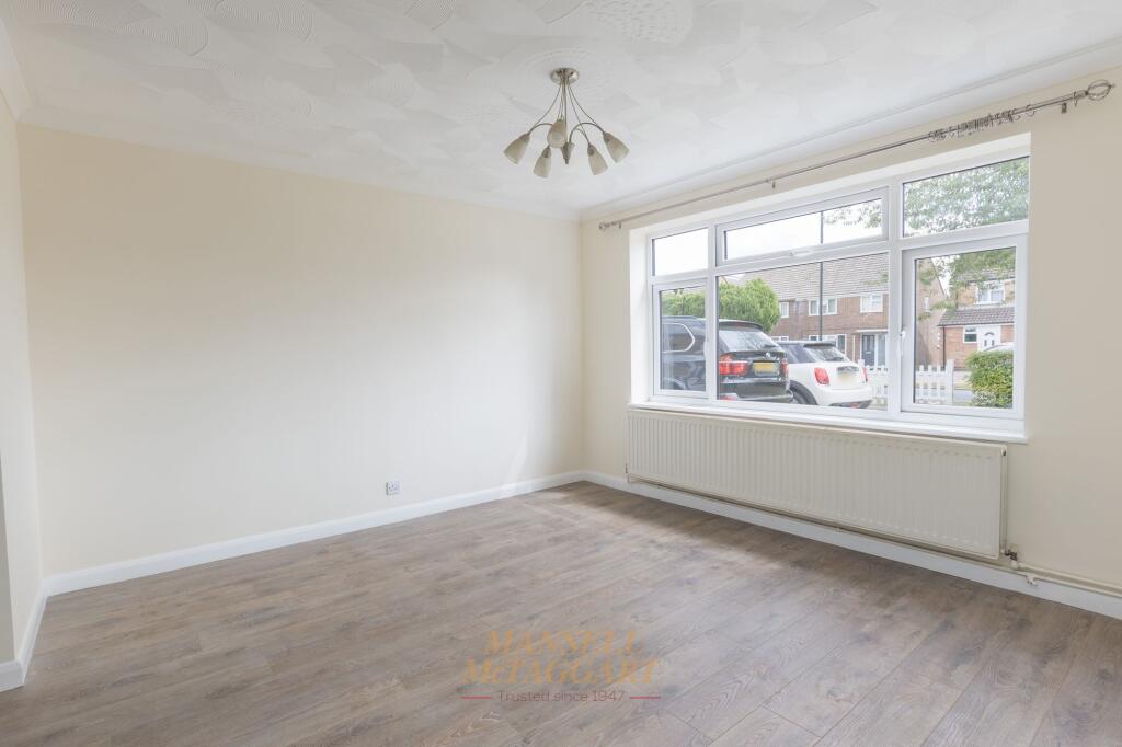 St. Marys Drive, Crawley, RH10 - View 5