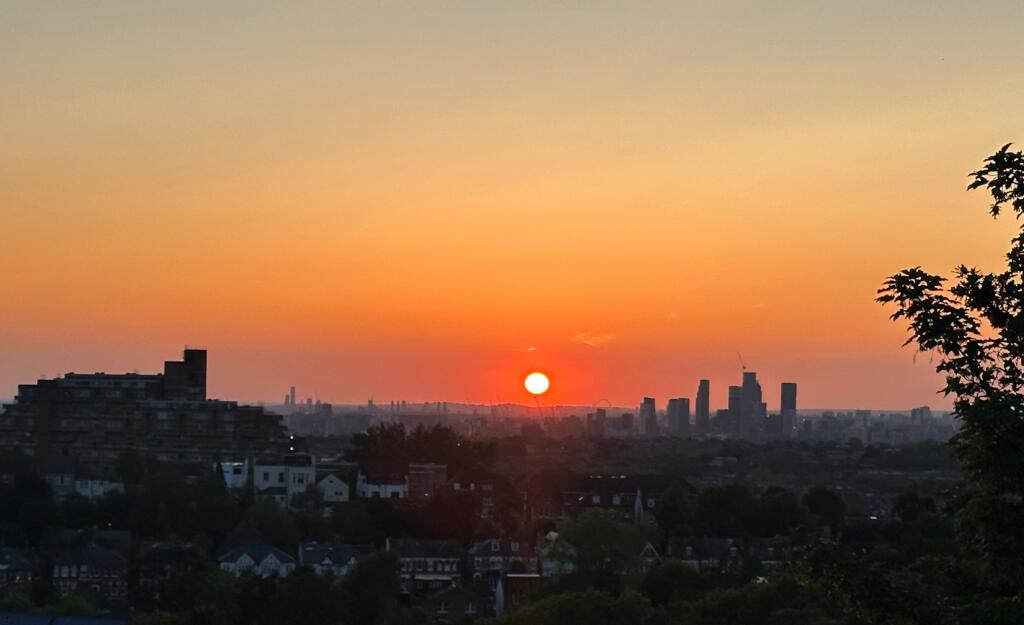 House in London - View 5
