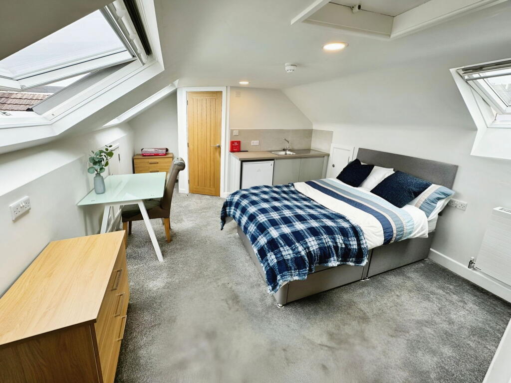 Main image of property: Hunt Street, Swindon, SN1 3HW