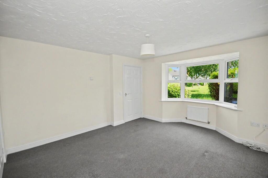 The Round, Mawsley Village, Kettering - View 3