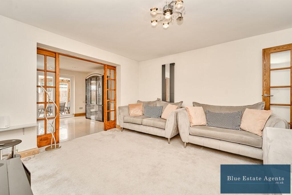 House in Twickenham - View 5