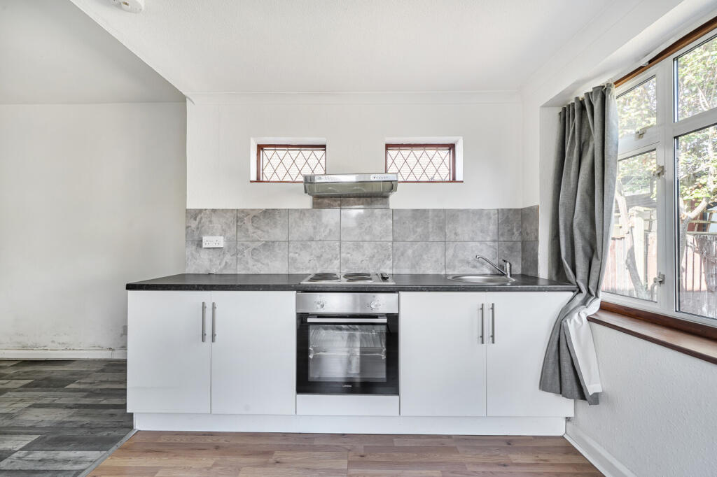 House in Spelthorne, Surrey - View 4