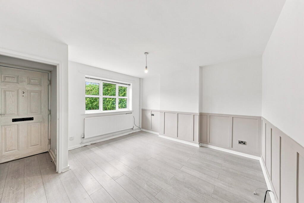 House in Manchester, Newall Green - View 3