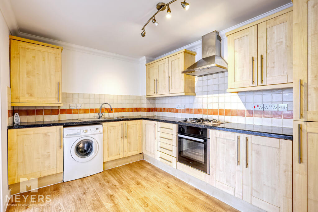 Apartment in Bournemouth, Boscombe - View 2