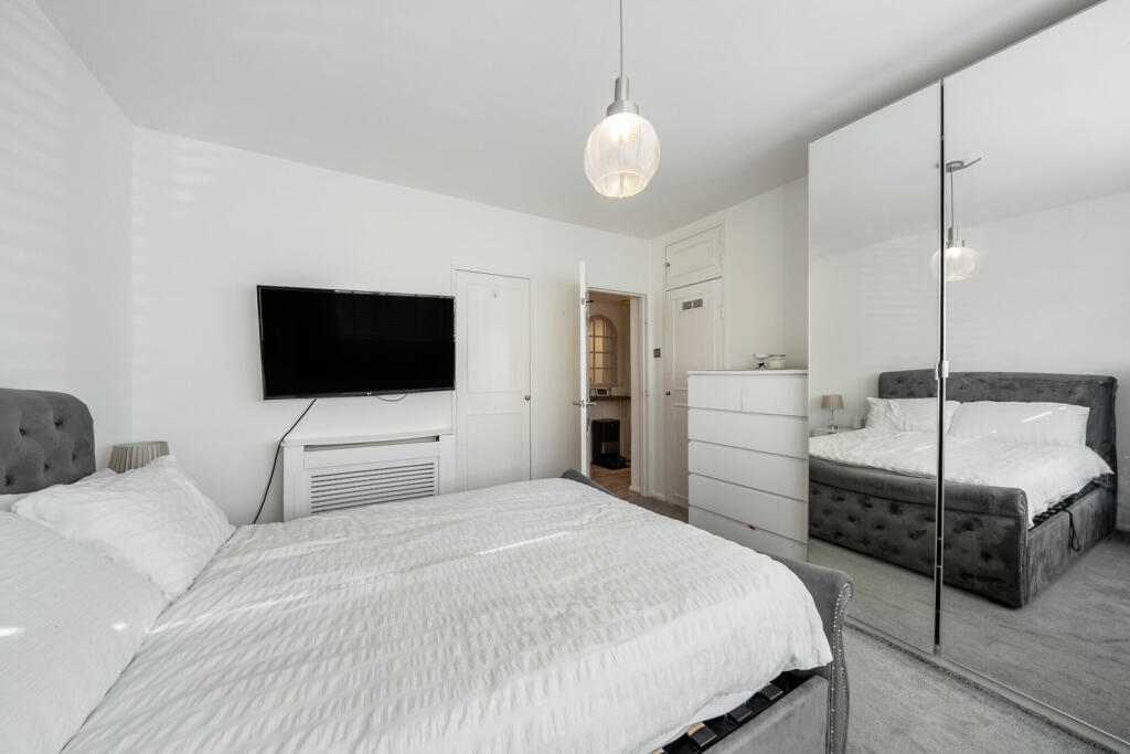 Apartment in London - More