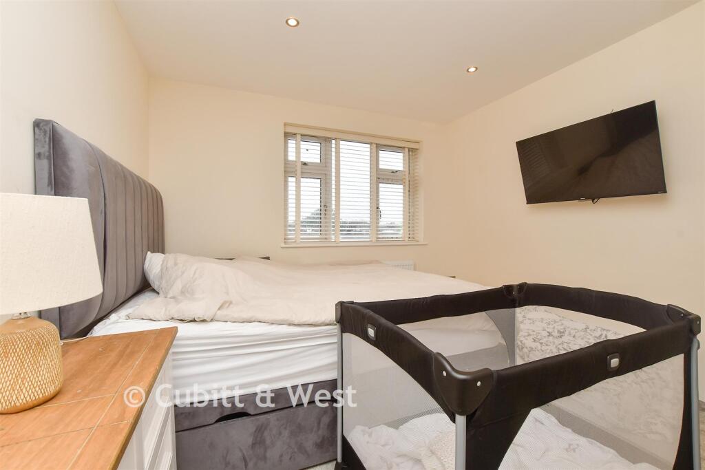 Apartment in London, Elmers End - More