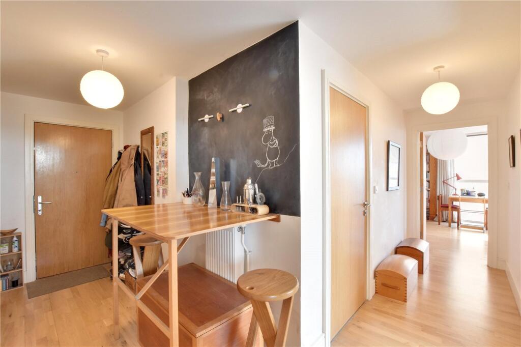 Apartment in London, Royal Borough of Greenwich - More