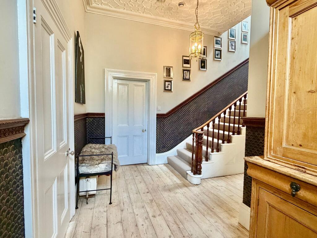 House in Teignbridge, Wolborough, Newton Abbot - More