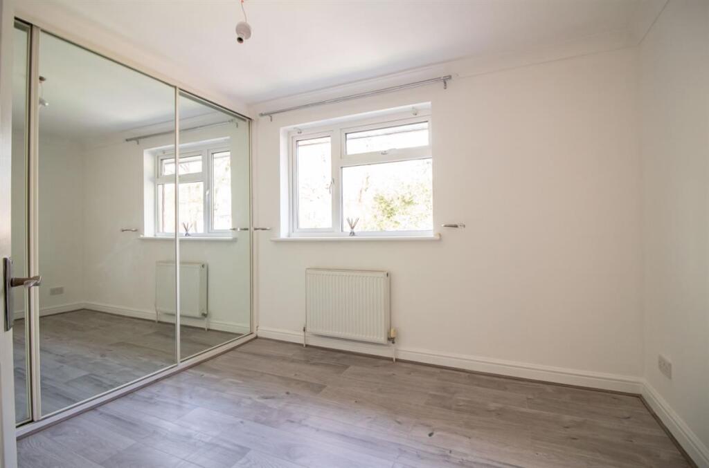 House in Waterlooville, Purbrook - More