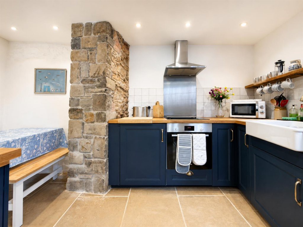 House in Torquay - More