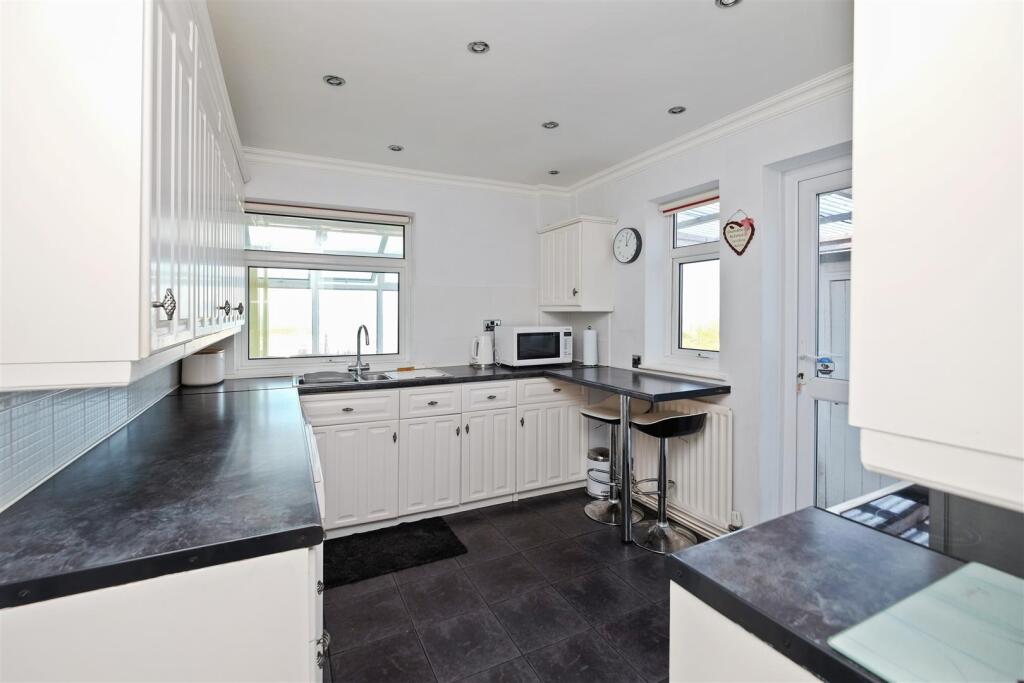 Sandpiper Road, Whitstable photo 4
