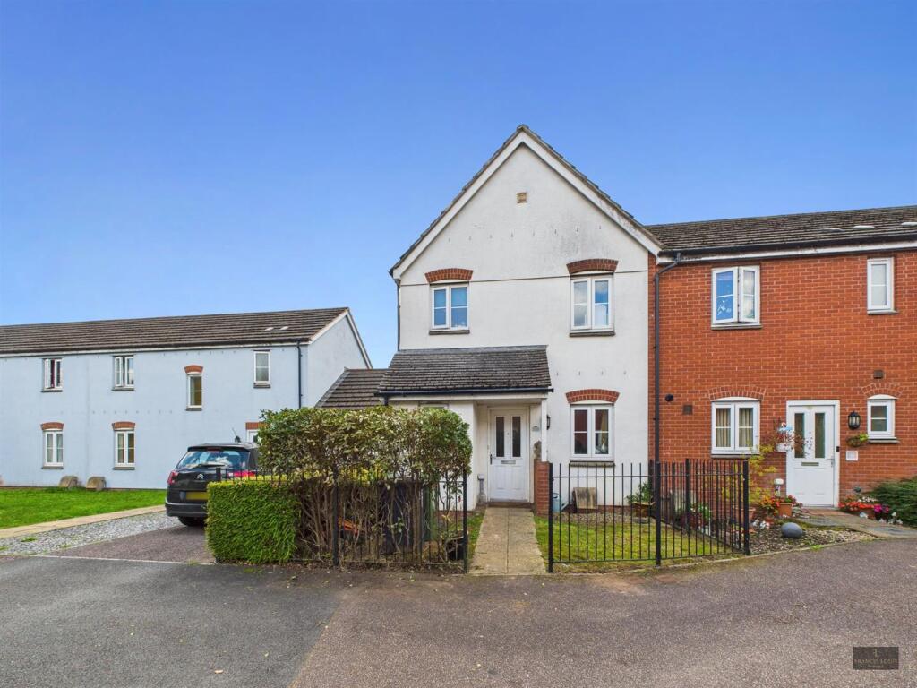 3-bed house on Chaucer Grove, Exeter, £275,000