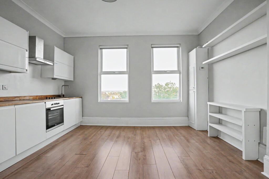 Apartment in London - View 4