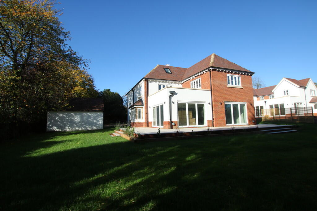 House in Uttlesford, Great Dunmow - View 2