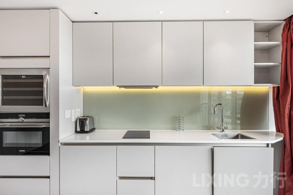 Studio flat on City Road, Islington, EC1V 1AD, £495,000