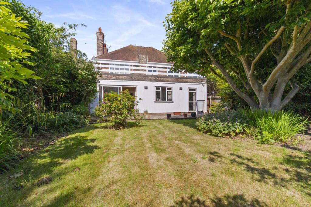 Chelwood Avenue, Goring-By-Sea, Worthing photo 3