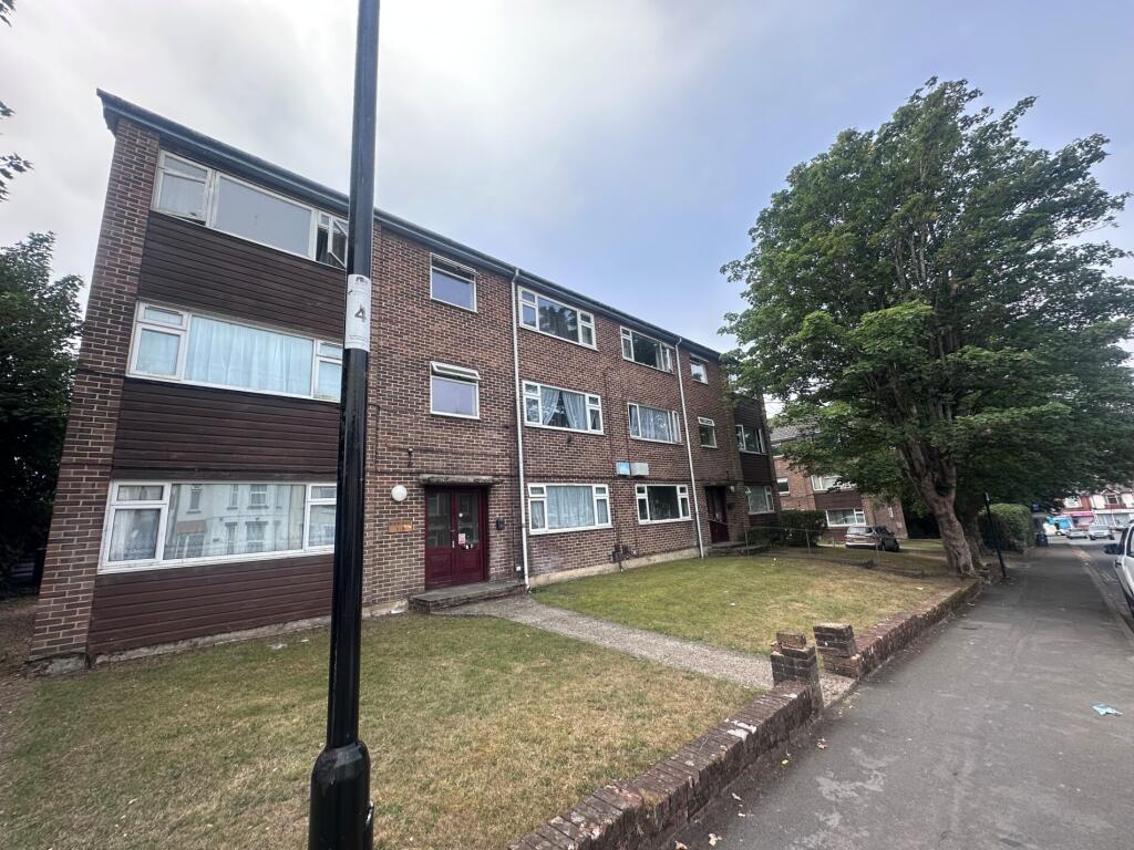 Main image of property: Robere House, Radstock Road, Woolston, Southampton, SO19 2QW