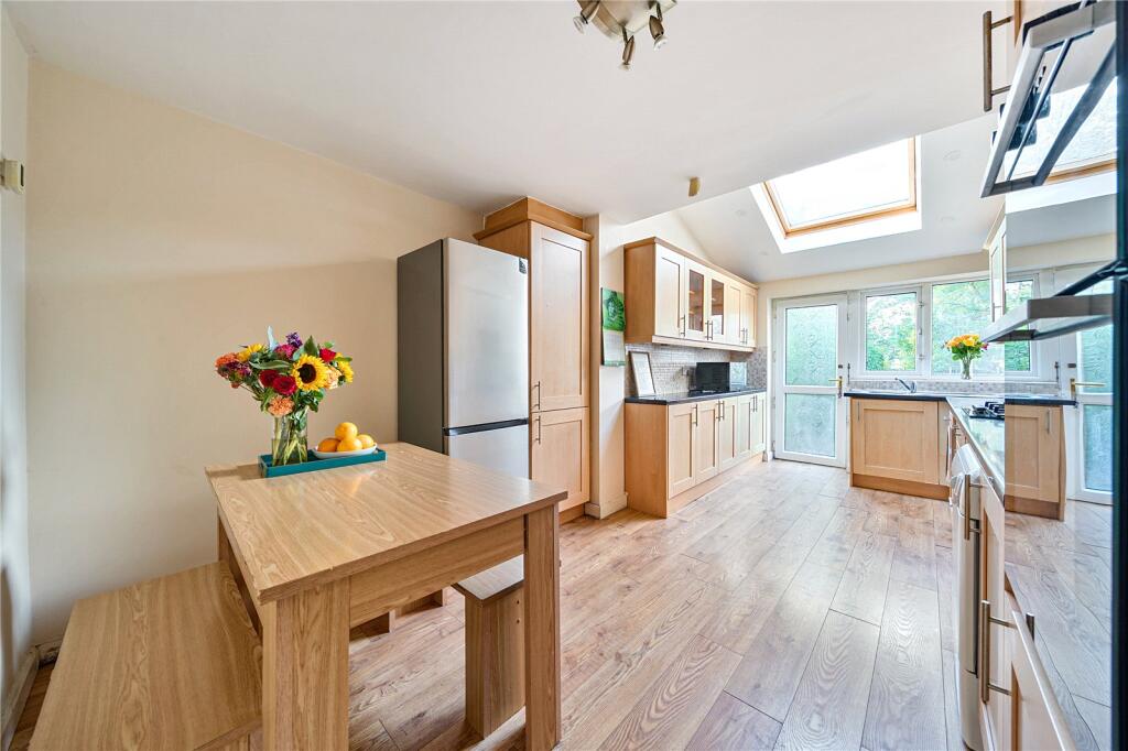 High Ash Mount, Leeds, LS17 photo 4
