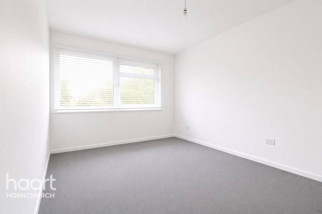 Upminster Road, Hornchurch photo 2