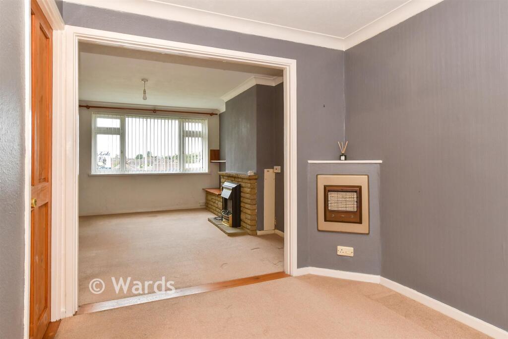 Thirlmere Close, Wainscott, Kent photo 4
