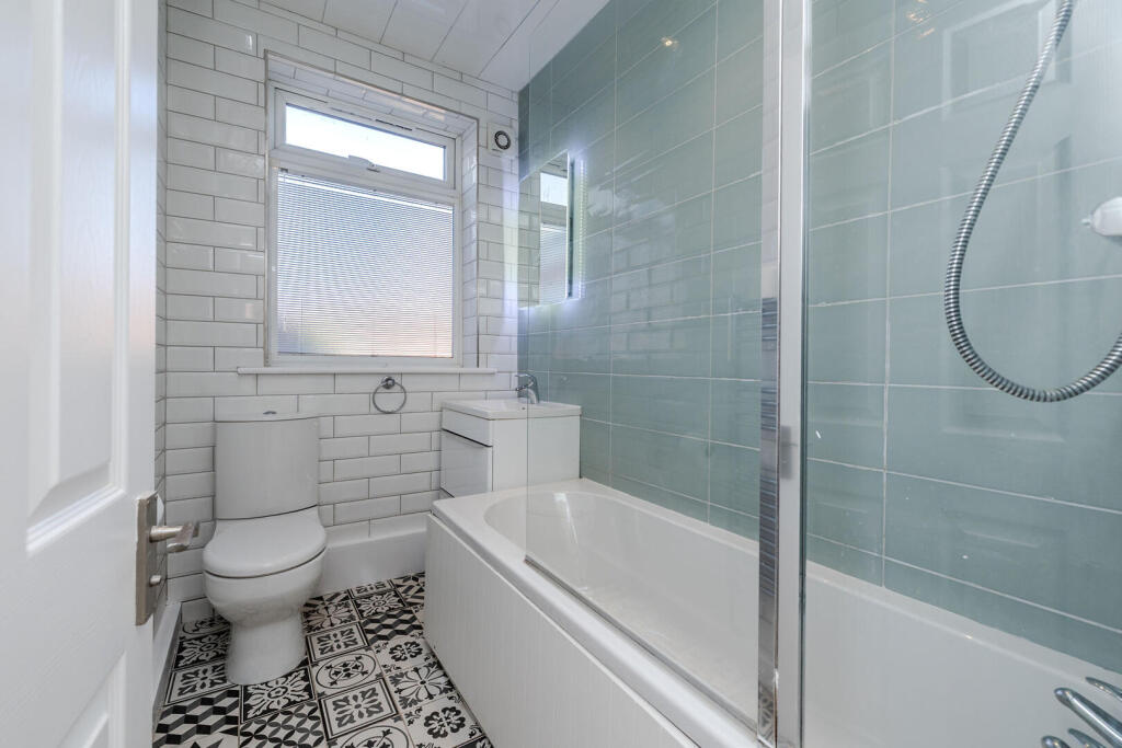 Apartment in Newcastle upon Tyne, Heaton - View 2